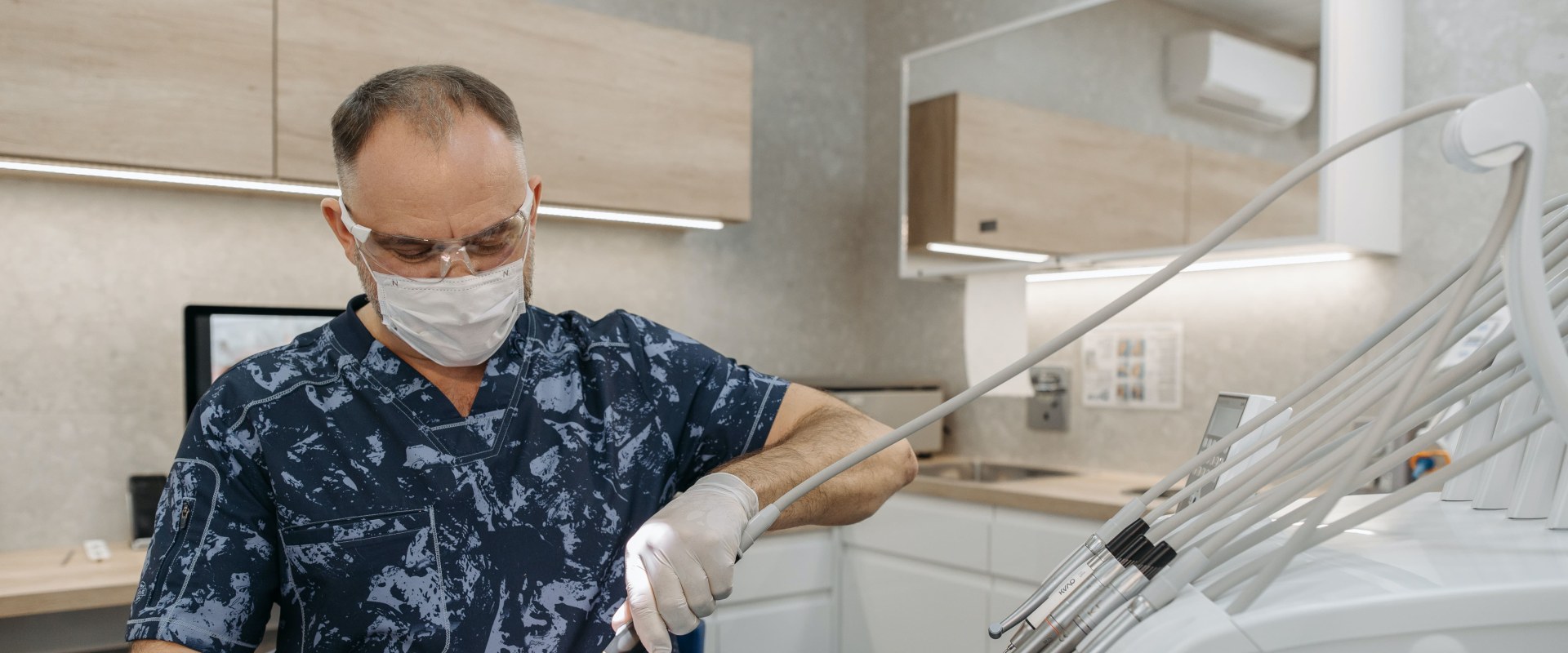 Can an Emergency Dentist Diagnose and Treat My Condition on the Same Day?