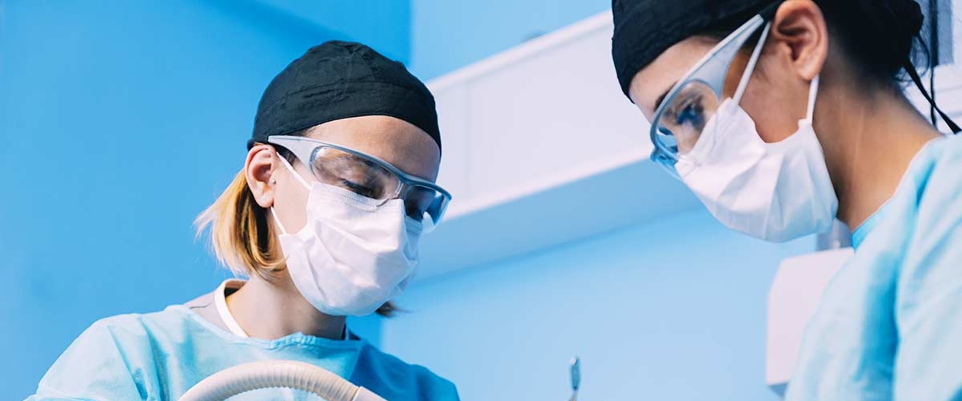 Do Emergency Dentists Offer Oral Surgery Services?