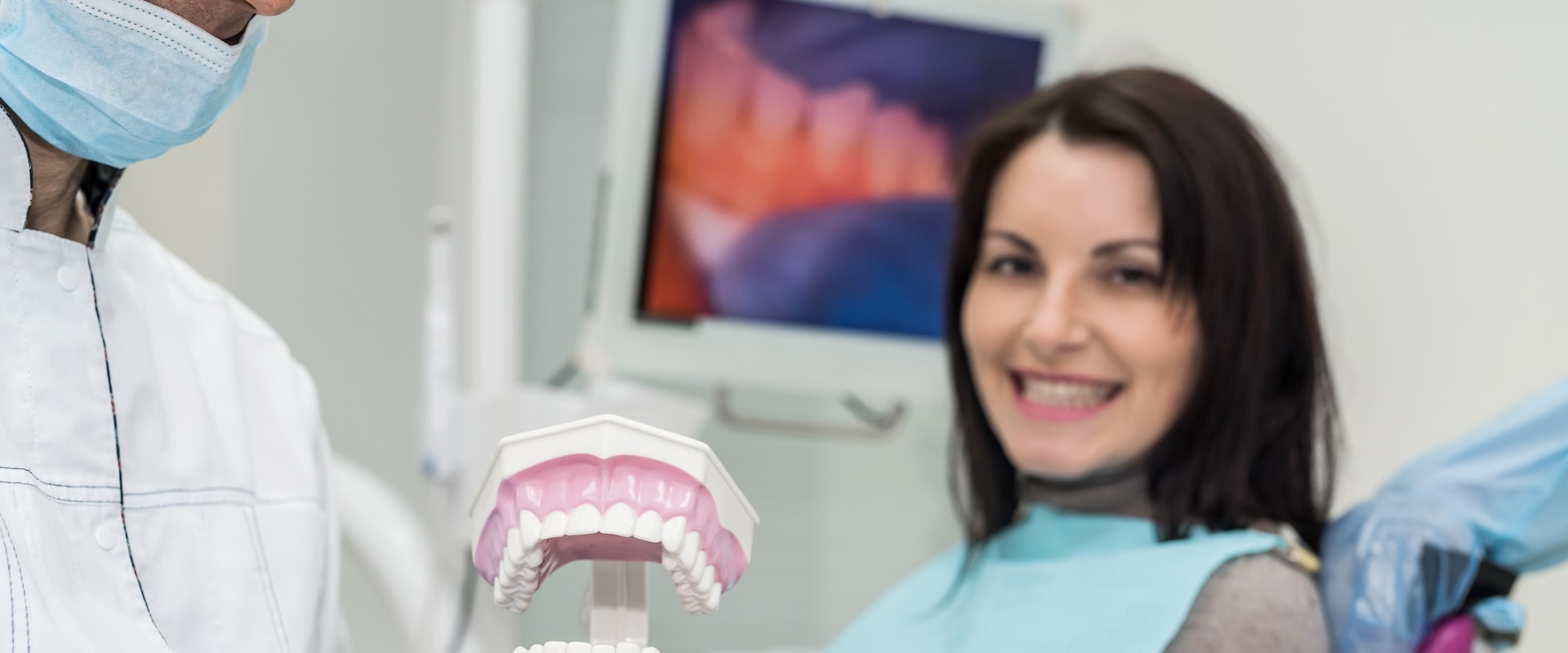Can an Emergency Dentist Provide Me with Antibiotics on the Same Day of My Visit?