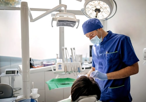What is an Emergency Dentist and What to Do in a Dental Emergency